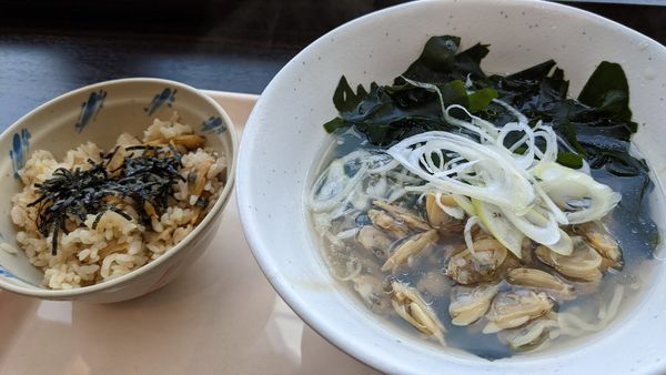 「あさりの塩ラーメン＋あさりご飯（1,230円）」@らーめん 波市の写真