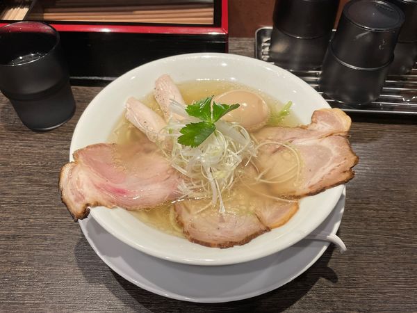 「鶏だし 塩(特製盛)」@らーめん四恩 堀江店の写真