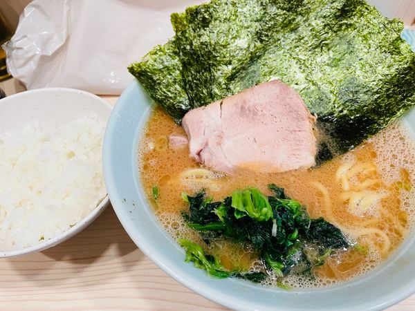 「らーめん (並) 650円 のり 50円」@家系 武の極みの写真