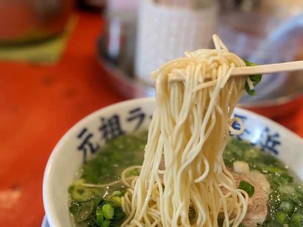 「とんこつラーメン　ベタナマネギ盛り」@元祖ラーメン長浜 元長屋の写真