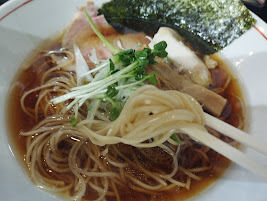 「中華そば(醤油)(770)＋駐車場情報」@らぁ麺すみれ堂の写真