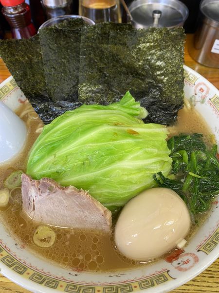 「キャベ玉ラーメン（中盛）＋半ライス」@横浜ラーメン厨房 うえむらやの写真