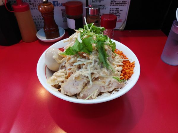 「冷やし中華＋煮玉子 コール:ニンニク、アブラ、カラアゲ、ガリマヨ」@千里眼の写真