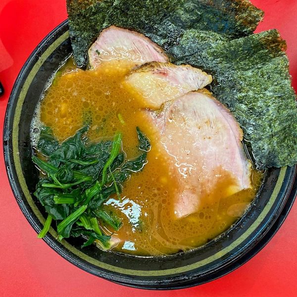 「チャーシューメン（3枚）¥1,000 ライス ¥100」@IEKEI_TOKYO 王道家直系の写真