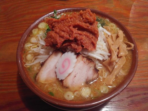 「辛味噌らーめん特盛　辛味多め　890円+110 円」@満月 安田店の写真