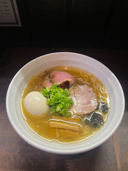 「塩らーめん＋味玉（おまけバラのり）」@尼龍の写真