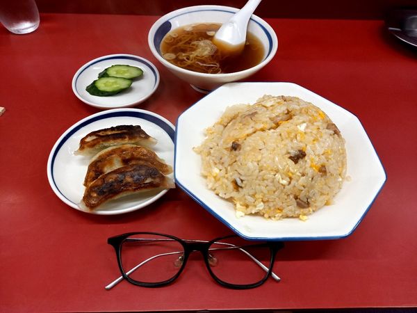 「(無料ミニラーメン、餃子3個、ぬか漬け)チャーシュー炒飯」@味の横綱の写真