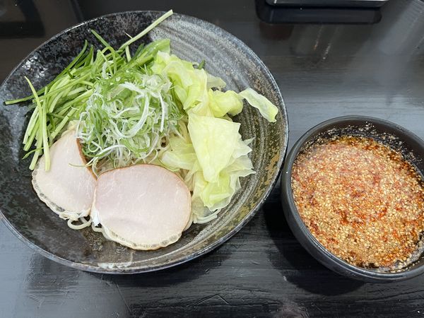 「つけ麺冷（並）醤油ダレ」@廣島つけ麺本舗 ばくだん屋 八木店の写真