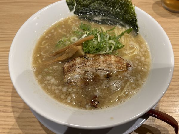 「濃厚醤油ラーメン」@とりの助 廿日市梅原店の写真