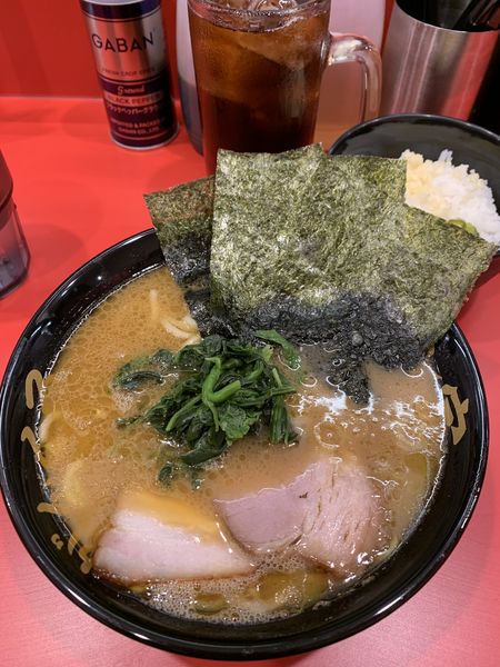 「ラーメン ライス 黒ウーロン茶」@ラーメン家 がんくろの写真