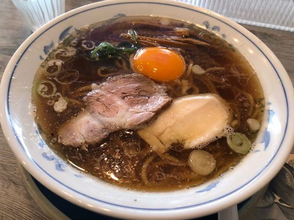 「卵黄中華そば」@煮干し中華そば ぶっとび亭の写真