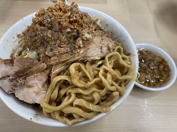 「汁なしまぜそば+チーズ 950+50」@ラーメン荘 歴史を刻め 世田谷店の写真