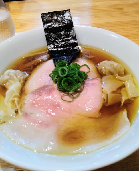 「『ワンタン入り醤油らぁ麺』1960円」@飯田商店 湯河原本店の写真