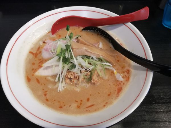 「鶏味噌坦々　　　820円」@らぁ麺すみれ堂の写真