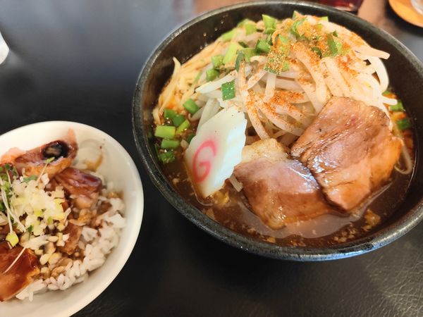 「至福の旨辛麺（2辛）＋極み炙りチャーシュー丼（ミニ）」@麺屋宗 -sou- 高田馬場本店の写真