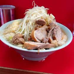 大豚750円野菜ニンニク辛め