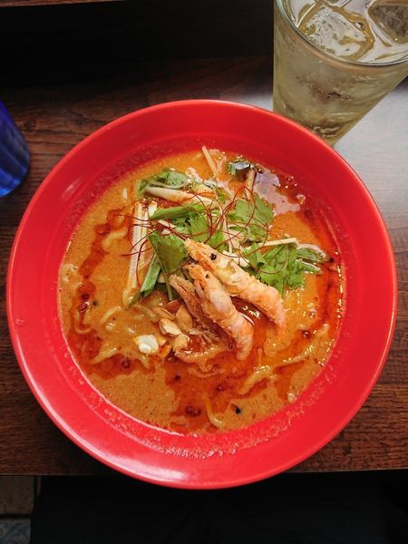 「ハイボール650円 + 海老担々麺1150円」@Shrimp Gardenの写真