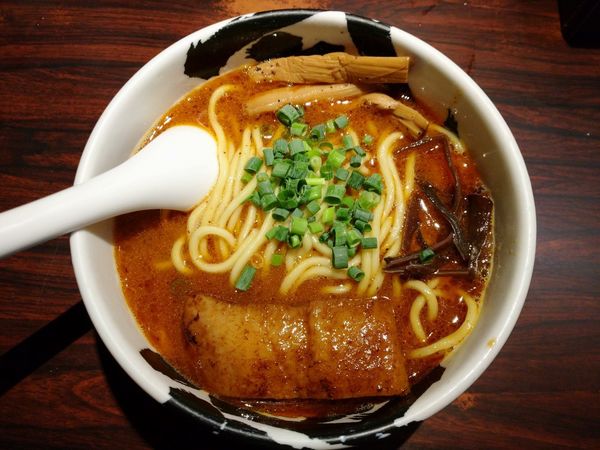 「赤ら～麺（９００円）」@麺屋武蔵 武骨の写真