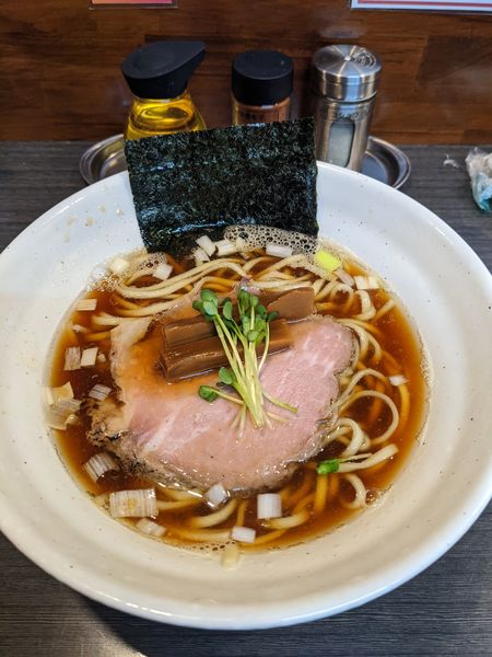 「醤油ラーメン　８２０円」@ラーメンつけ麺 奔放の写真