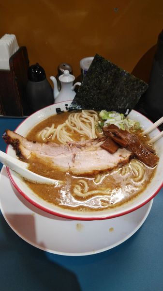 「よし丸ラーメン　麺1.5玉」@らーめん よし丸の写真