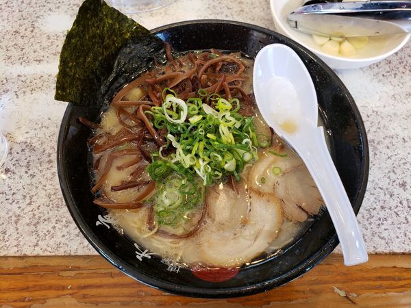 「ラーメン 木耳」@博多禿鷹 多摩川店の写真