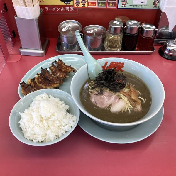 「【期間限定】鬼煮干しラーメン」@ラーメン山岡家 豊橋下地店の写真