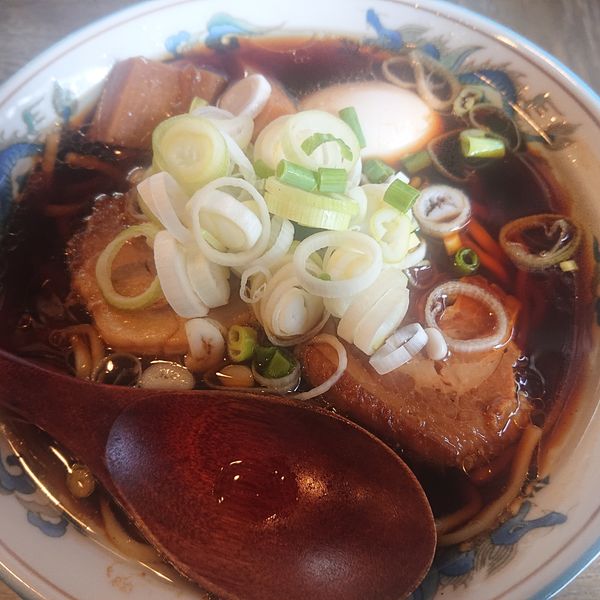 「金泉醤油ラーメン800円」@猫八の写真