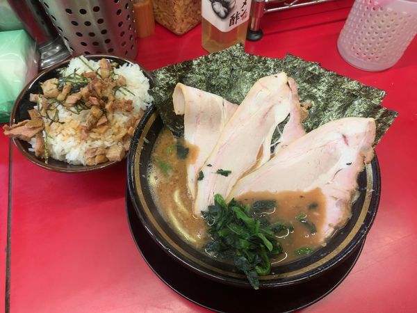 「チャーシューメン3枚＋チャーシューまぶし＋のり」@柏 王道家の写真