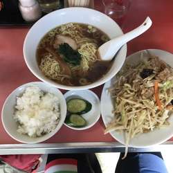 Aランチ(ラーメン、野菜炒め、半ライス)