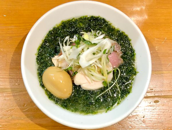 「★＜夏季限定＞特製たっぷり生青のりの冷たい煮干らーめん🍜¥1,2」@亀戸煮干中華蕎麦 つきひの写真