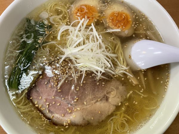 「塩ラーメン餃子セット1000円」@ら麺屋の写真