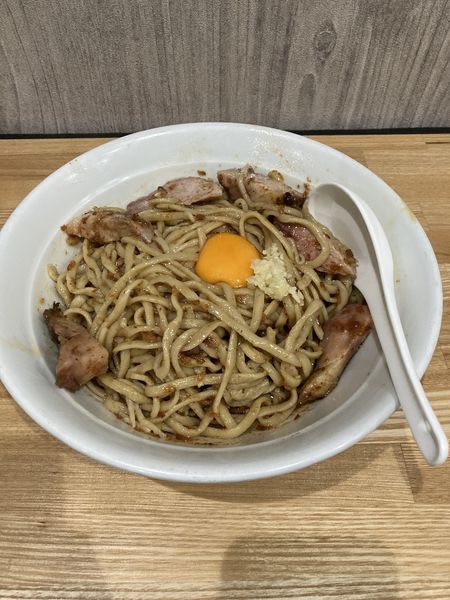 「MO汁なし　ニンニク有」@麺屋のスたの写真