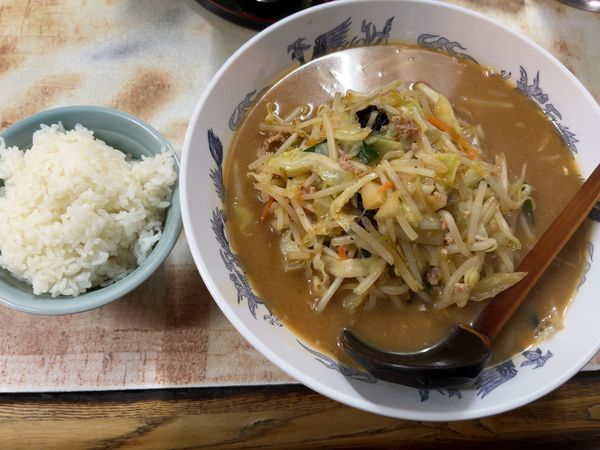「味噌ラーメン720円+ランチサービス小ライス」@弥生亭の写真