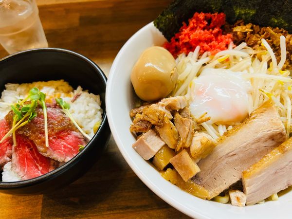 「承太郎汁なし（850円）、味玉（120円）、ビーフ丼（380円）」@麺屋 承太郎の写真