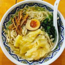エビワンタン麺（刀削麺）