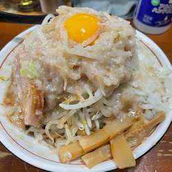 油めん ヤサイ玉ねぎ背脂生卵