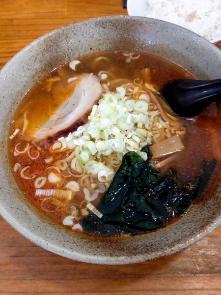 「辛しょうゆらーめん 700円」@らーめんともや 前橋本店の写真