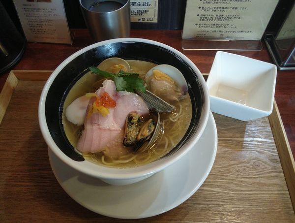 「浅利とムール貝の汐そば980円」@麺処しろくろの写真