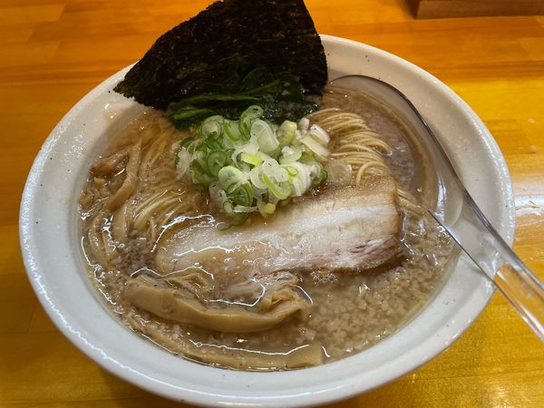 「背脂醤油880円」@麺処 諭吉 筑西玉戸店の写真