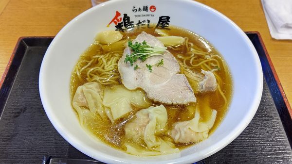 「醤油肉ワンタン麺」@らぁ麺 鶏だし屋の写真