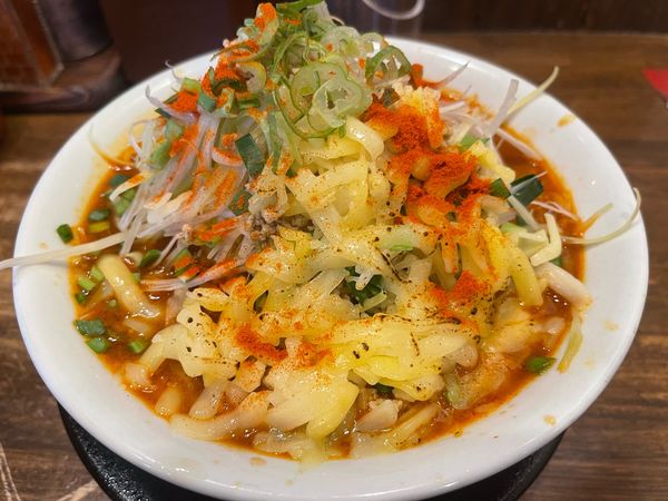 「激辛オロチョン味噌ラーメン+炙りチーズ」@マルキン本舗 大間野店の写真