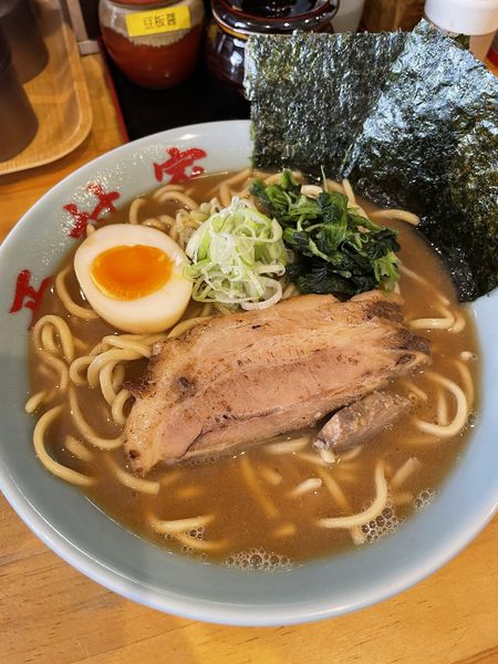 「濃厚豚骨ラーメン」@横浜家系 西村家の写真