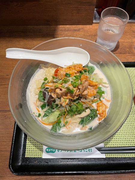 「夏野菜と豚しゃぶ冷やしちゃんぽん(890円)限定」@リンガーハット 京急鶴見店の写真