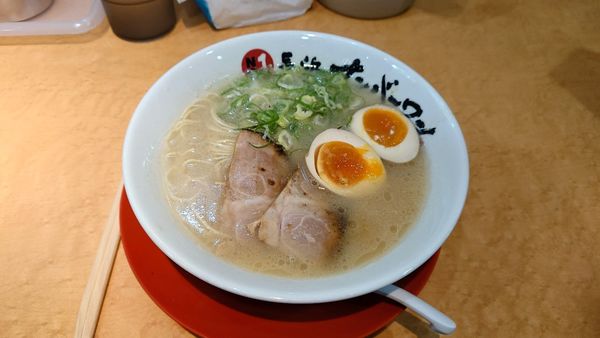 「味玉ラーメン」@長浜ナンバーワン 博多デイトス店の写真