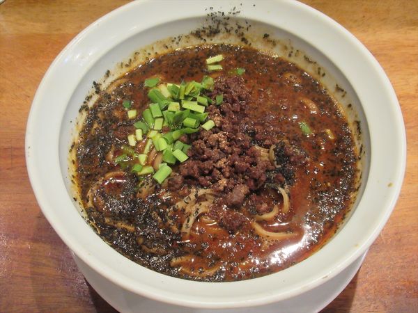 「黒胡麻担々麺（968円）」@元祖担々麺屋 蒼龍唐玉堂 吉祥寺店の写真