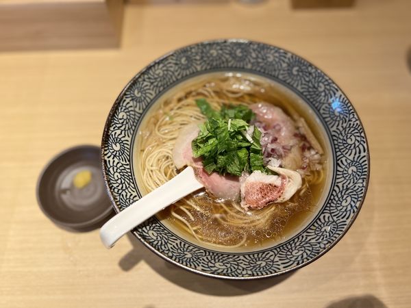 「金目鯛そば850円」@地鶏と金目鯛 中華そば 鶯の写真