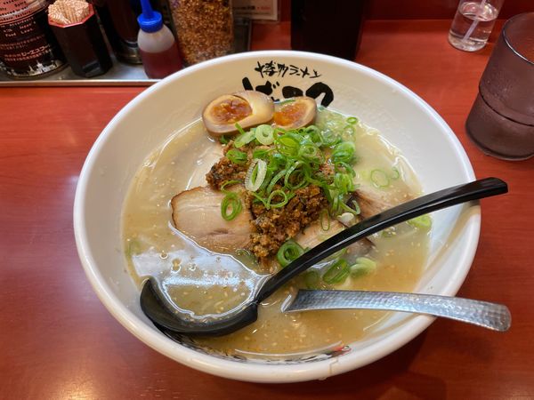 「スペシャルラーメン」@博多ラーメンげんこつ 梅田店の写真