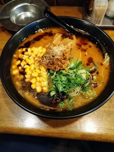 「信州牛骨味噌らぅめん　840円」@権堂大衆酒場 吟屋の写真