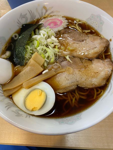 「ラーメン600円➕大盛100円➕麺固め」@ラーメンと串焼きの店 ゆきの写真