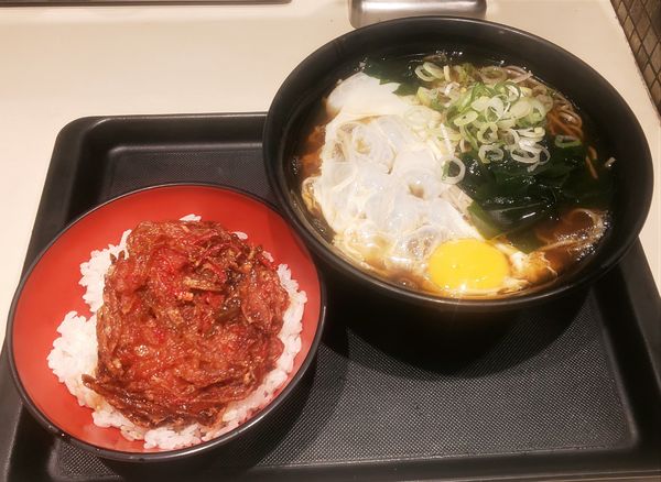 「【期間限定】ミニ紅生姜天丼セット（かけそば）+生タマゴ」@名代 富士そば 市ヶ谷五番町店の写真